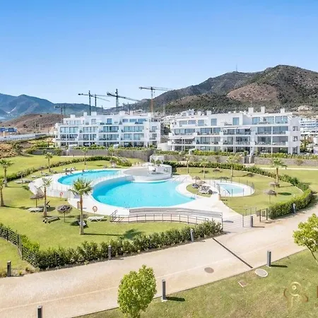 Atico De Lujo Con Jacuzzi En Higueron West Apartment