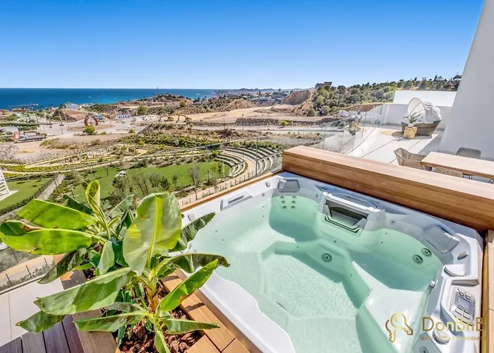 Atico De Lujo Con Jacuzzi En Higueron West Apartment
