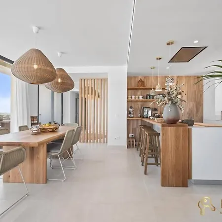 Atico De Lujo Con Jacuzzi En Higueron West Appartement *