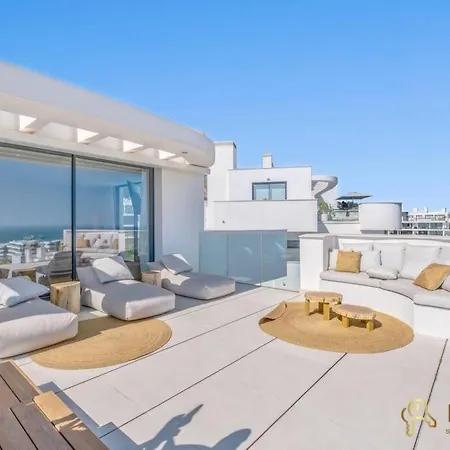 Atico De Lujo Con Jacuzzi En Higueron West