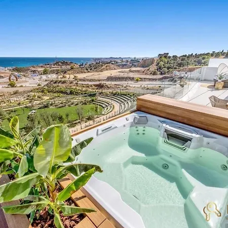 Atico De Lujo Con Jacuzzi En Higueron West *