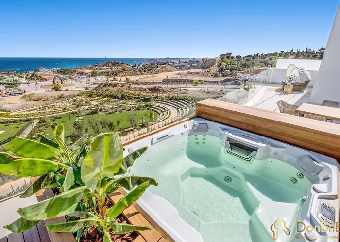 Atico De Lujo Con Jacuzzi En Higueron West *