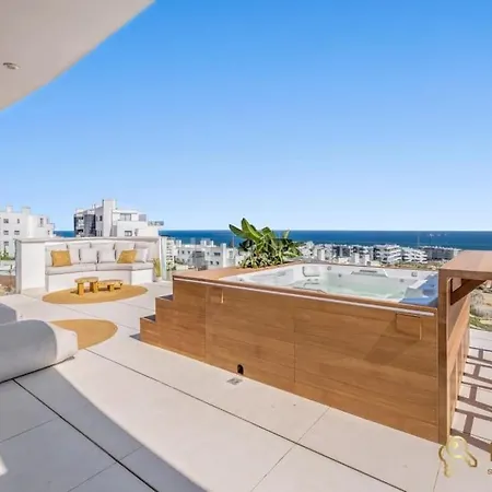 Appartamento ático De Lujo Con Jacuzzi En Higuerón West *